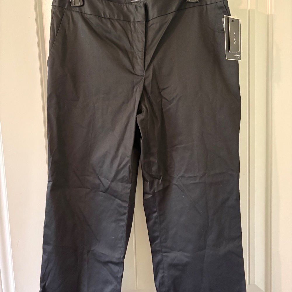 Alfani Black Capri pants sz- 8